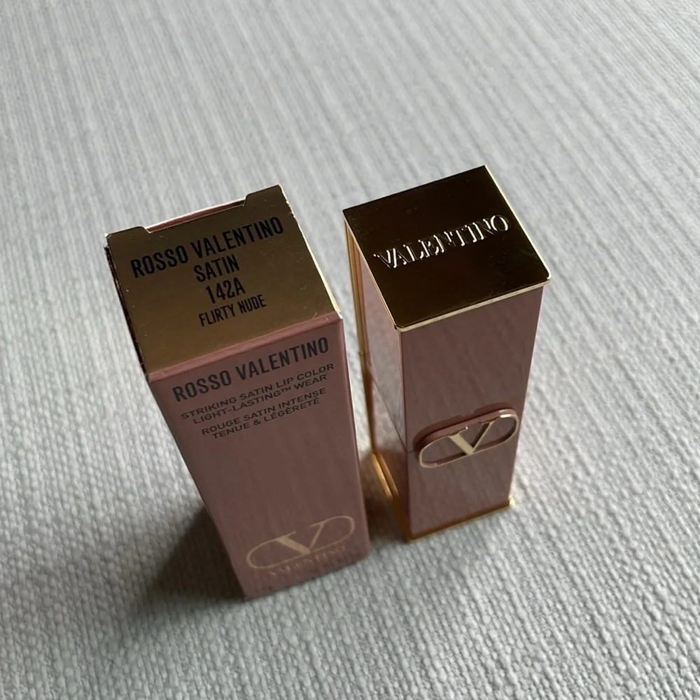 Valentino Rosso Valentino Satin Lip Color — 142A flirty nude